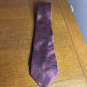Halston III Men’s Paisley Necktie Burgundy Rose Blue Jacquard USA Made Vintage